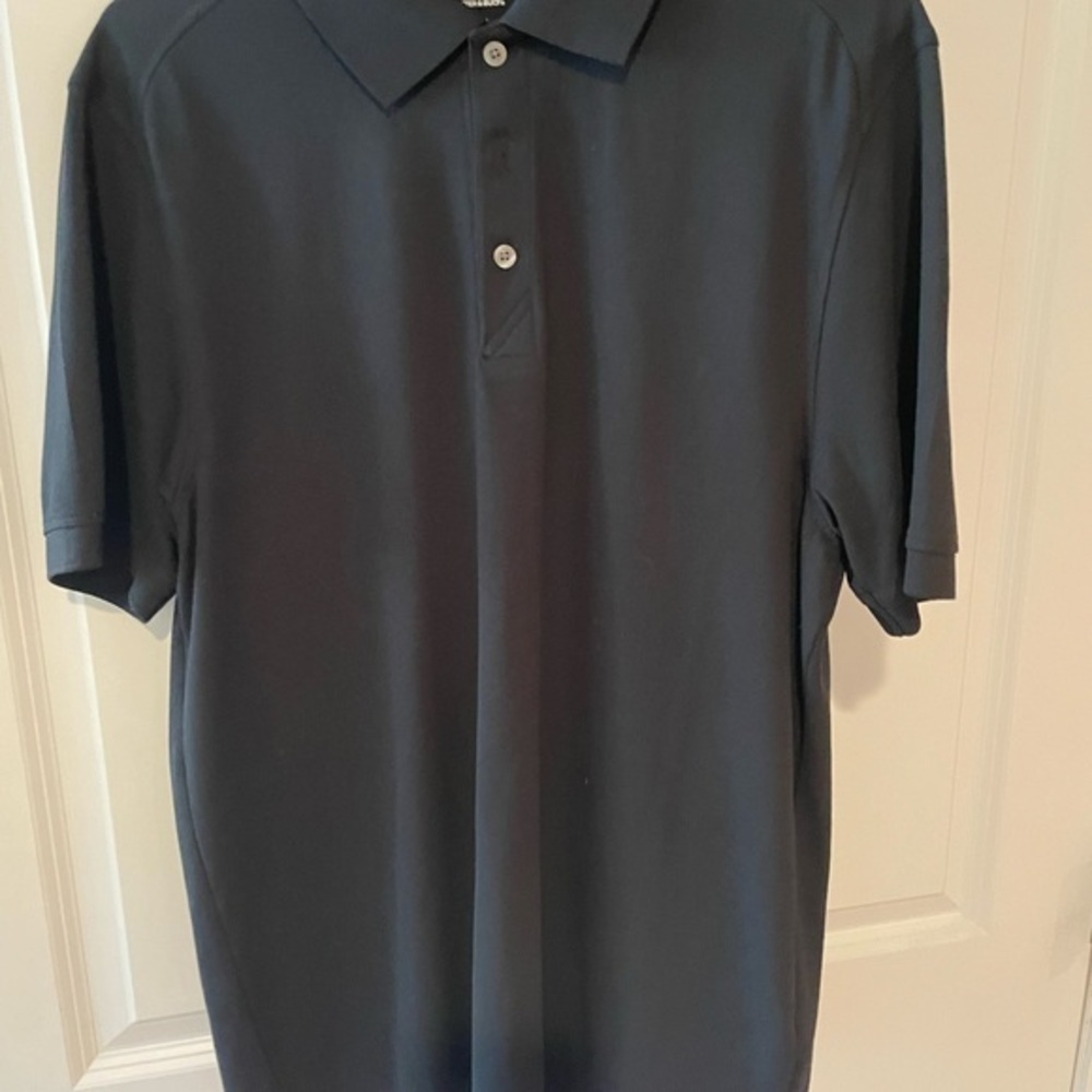 Cutter and Buck, men’s knit shirt, like new, black, size M